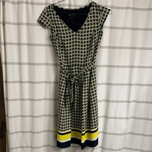 Jones New York - size 4 - Casual Geometric Print Dress